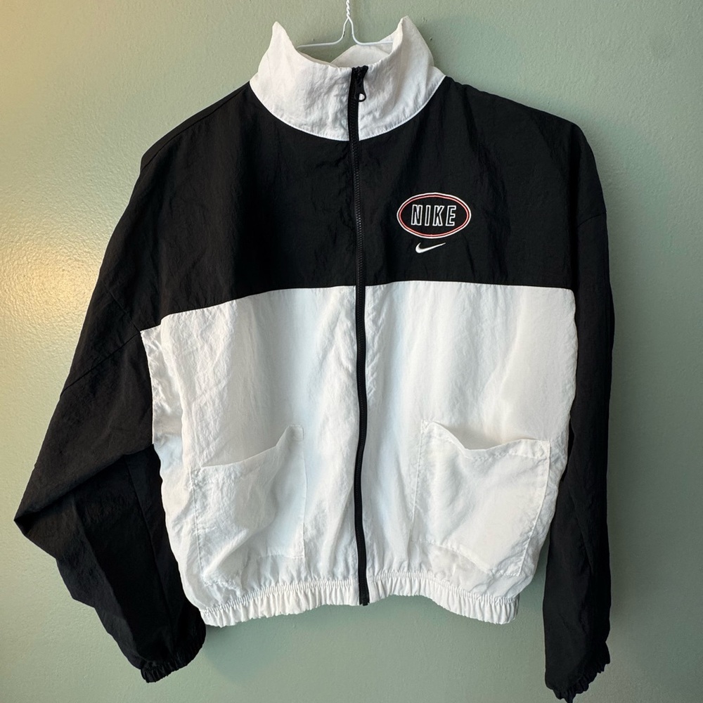 Vintage Style Nike Black and White Windbreaker Jacket